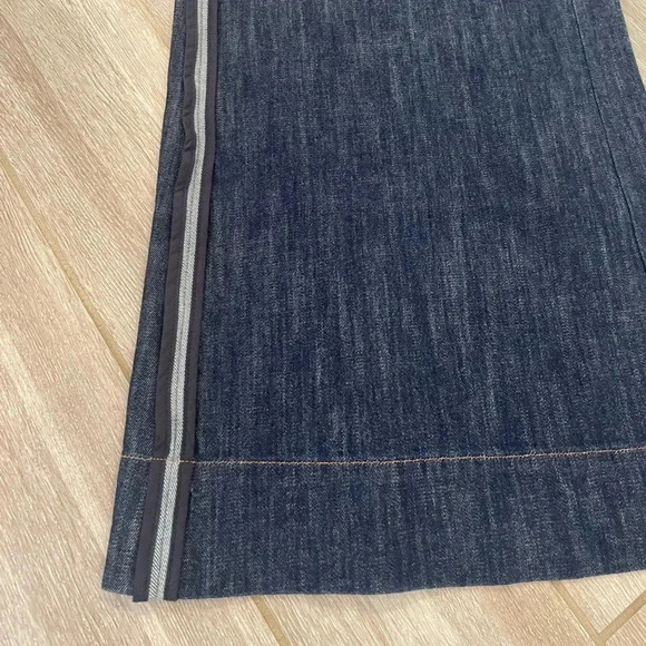 NWT Pilcro Wide Leg Trouser Jean, Size 29 TALL, Dark wash with side stripe - Picture 3 of 5